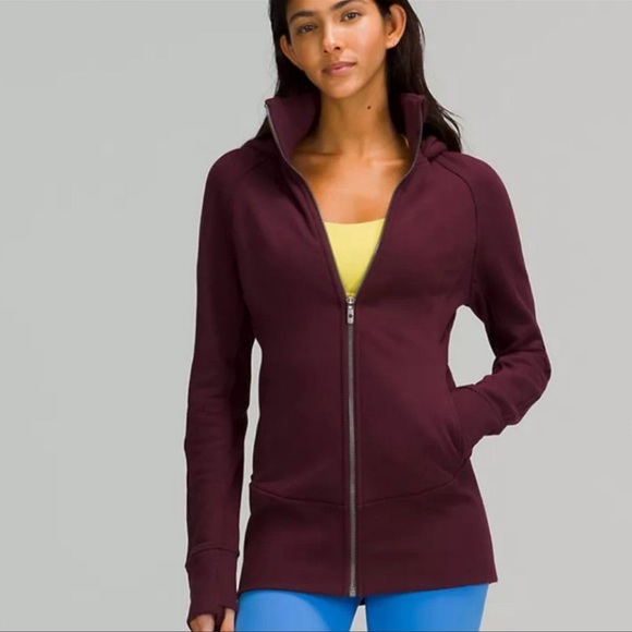 Lululemon wine red radiant zip up, hardly worn - Picture 5 of 9
